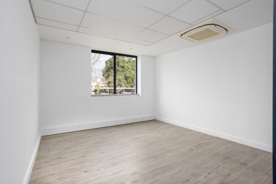To Let Commercial Property for Rent in Val De Vie Estate Western Cape